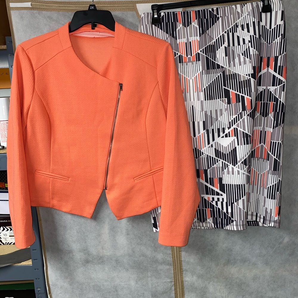 2 Piece set, great for the office.